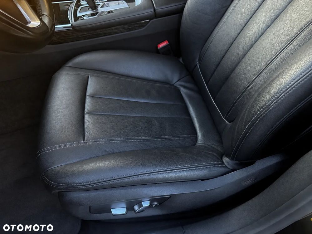 BMW Seria 7 740Li - 16
