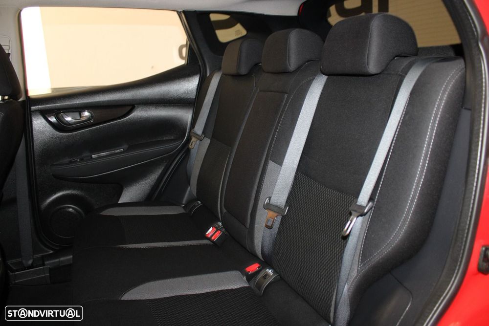 Nissan Qashqai 1.5 dCi N-Connecta - 26