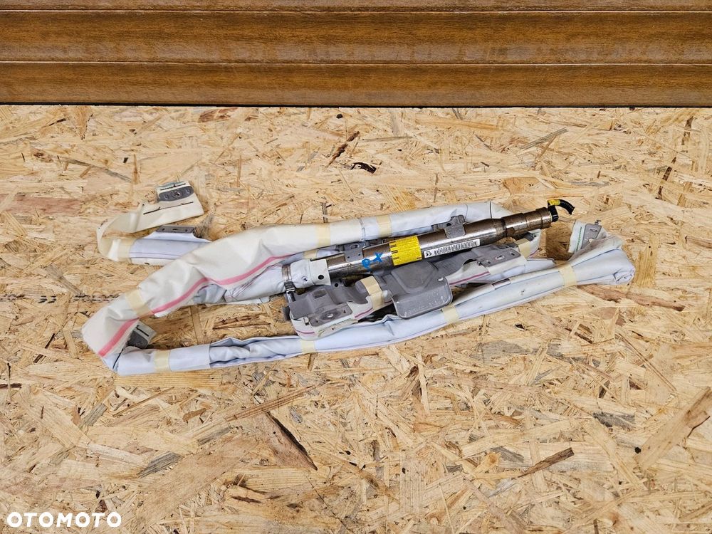 Toyota PRIUS PLUS kurtyna lewa - 1