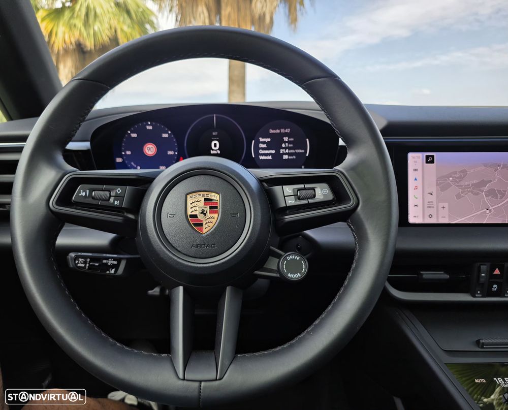 Porsche Macan Electric 4 - 23