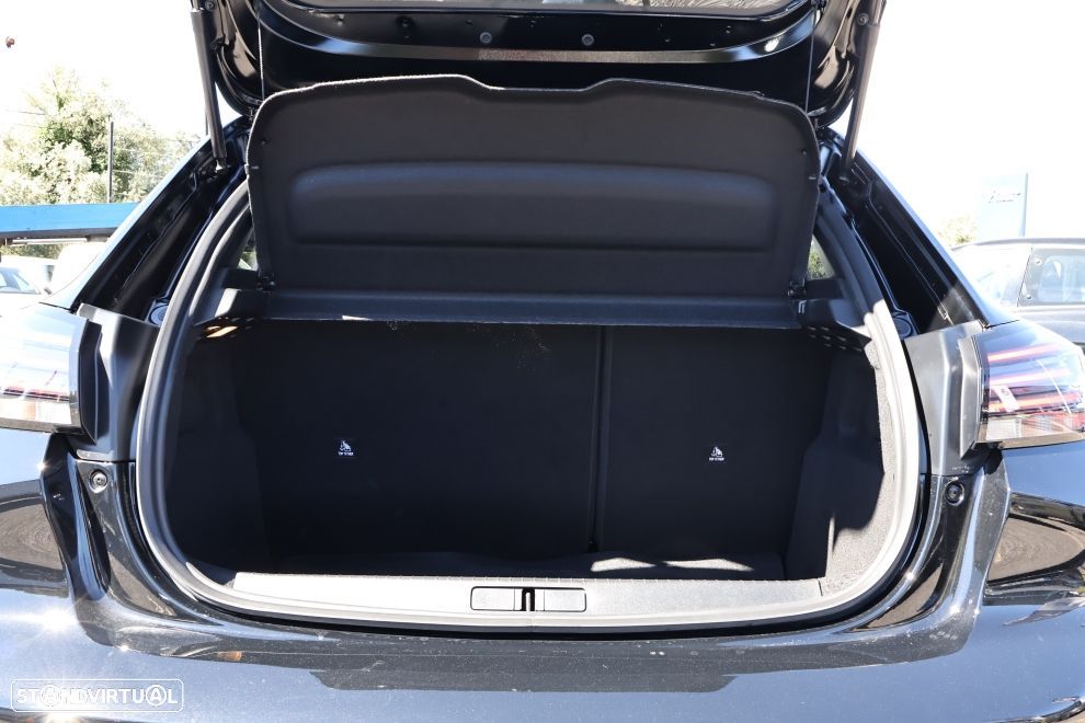 Peugeot 208 - 17
