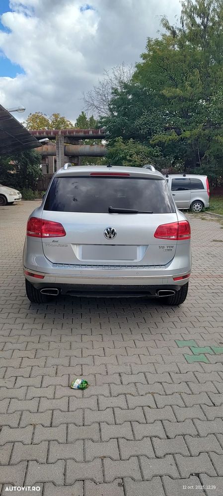 Volkswagen Touareg - 1