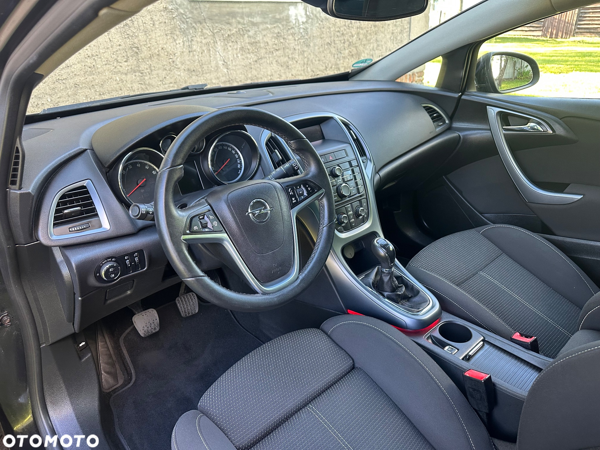 Opel Astra IV GTC 1.4 T Sport S&S - 15