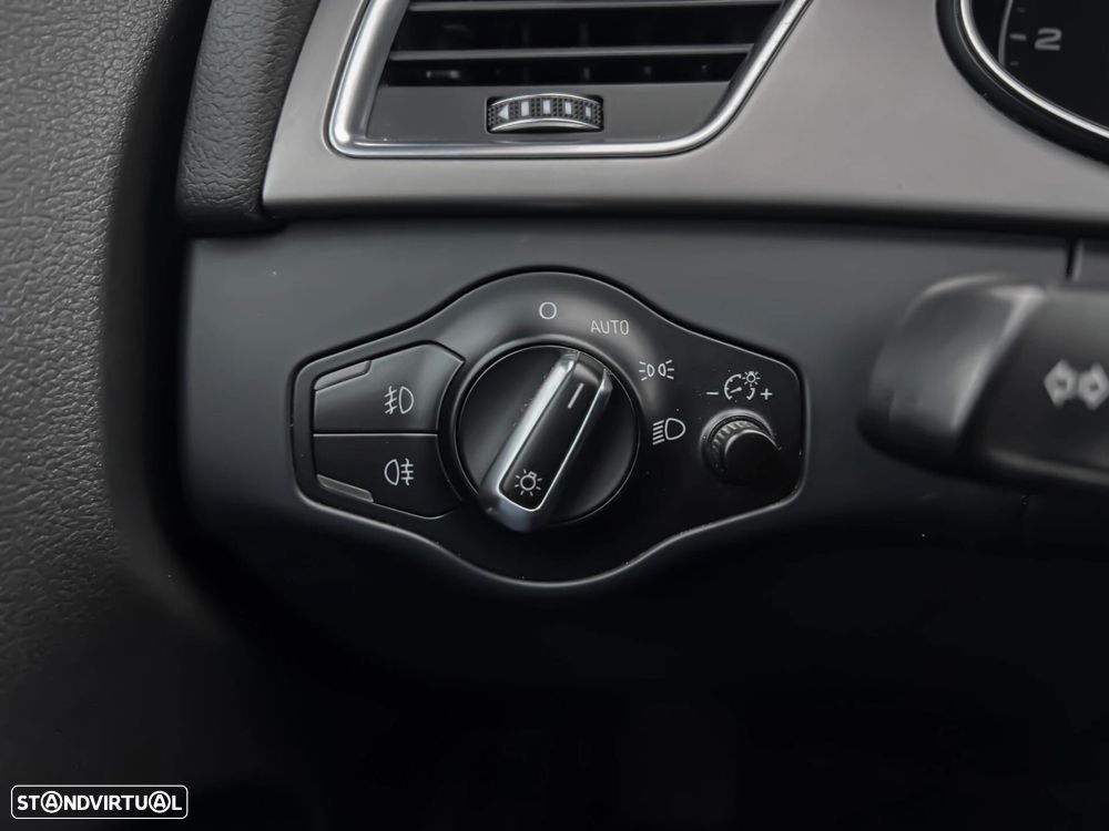 Audi A4 Avant 2.0 TDI multitronic S-line - 13