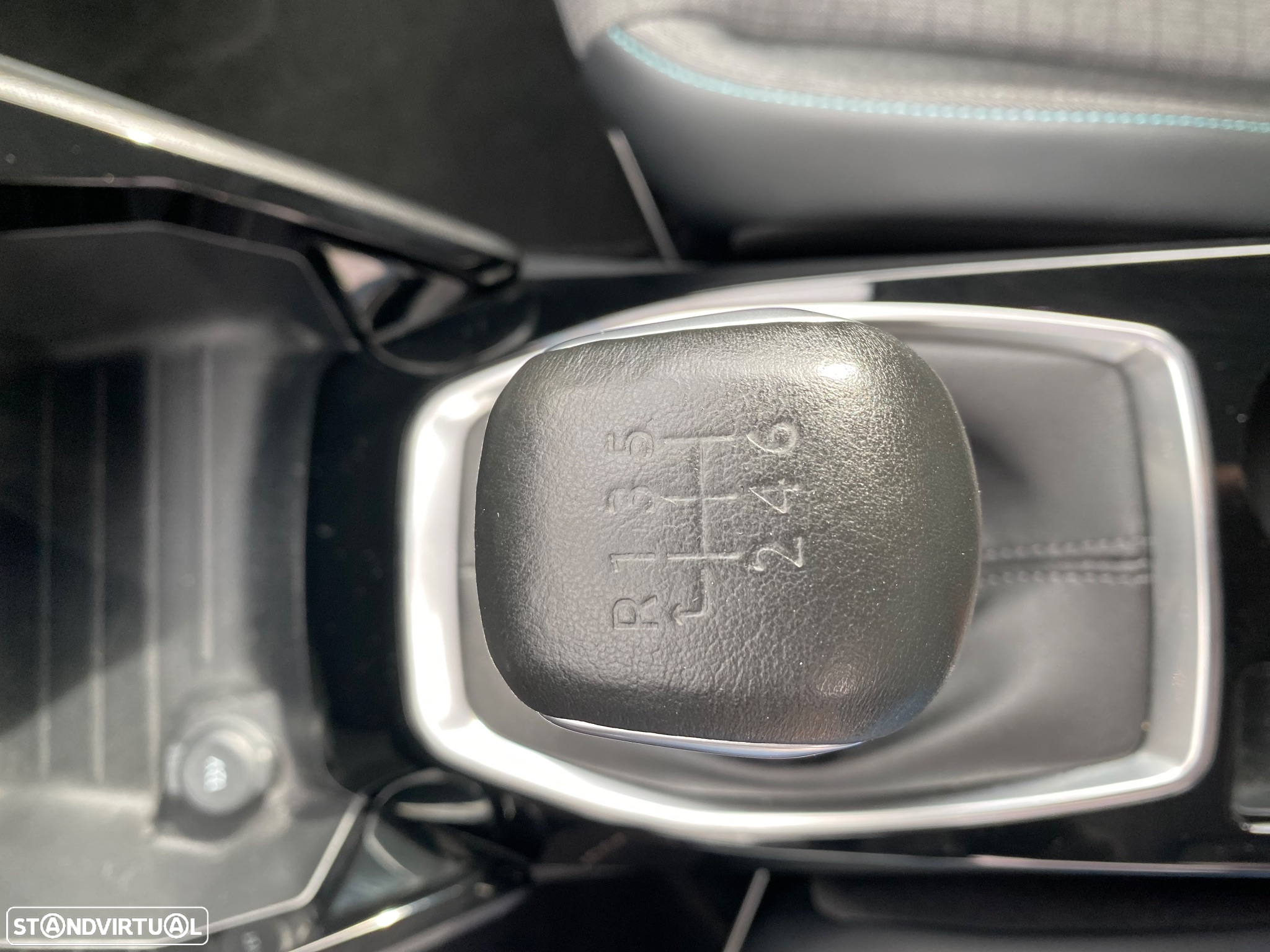 Peugeot 2008 1.2 PureTech Allure Pack - 17