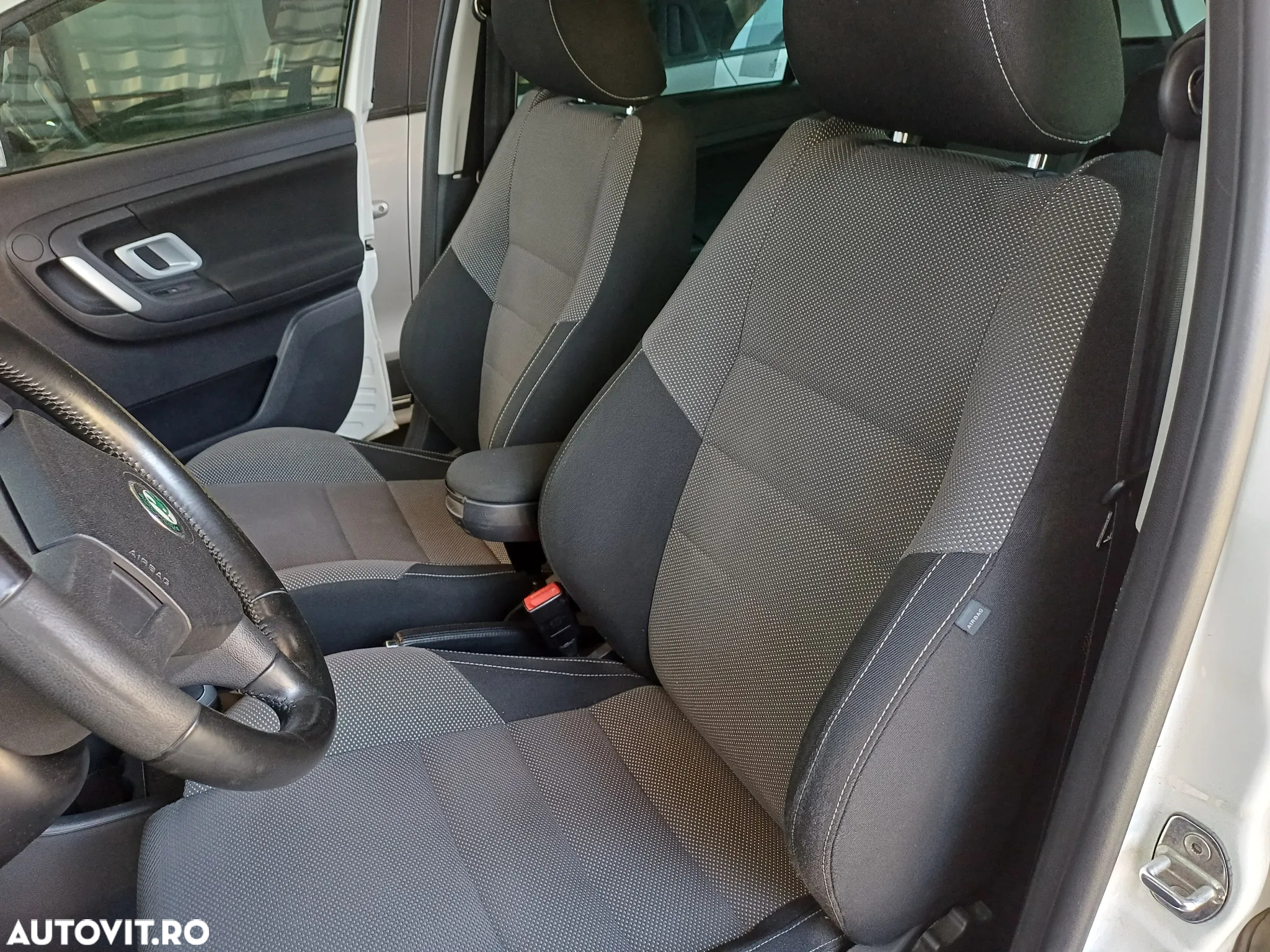 Skoda Fabia 1.6 16V Combi Tiptronic Ambiente - 6