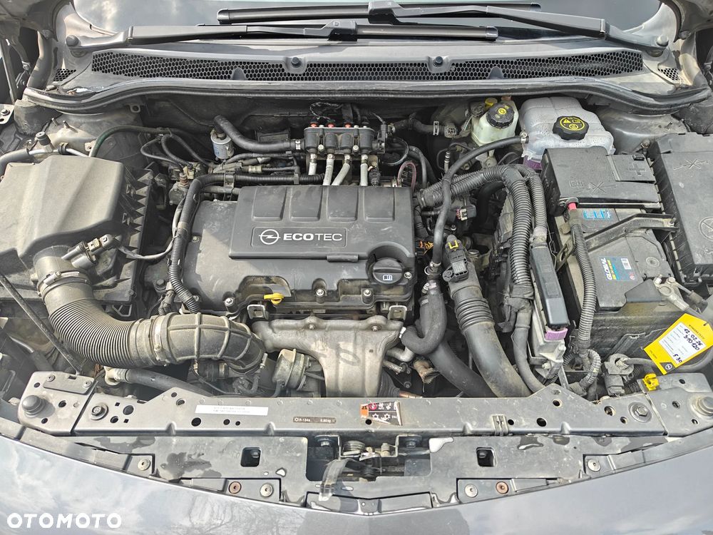 Opel Astra 1.4 T Essentia - 13