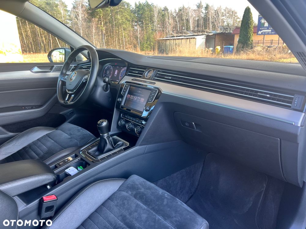 Volkswagen Passat 2.0 TDI (BlueMotion Technology) Highline - 11