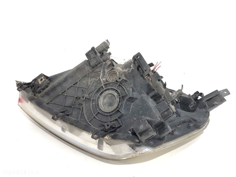 REFLEKTOR PRAWY PRZÓD  HONDA STREAM (RN) 2001 - 2022 1.7 16V (RN1) 92 kW [125 KM] benzyna 2001 - - 3