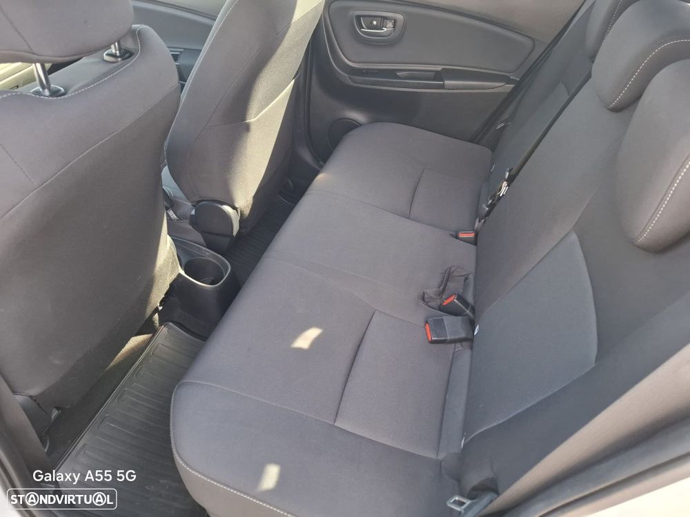 Toyota Yaris 1.5 HSD Square Collec.White - 23