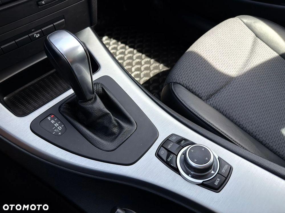 BMW Seria 3 320d xDrive DPF Edition Lifestyle - 30