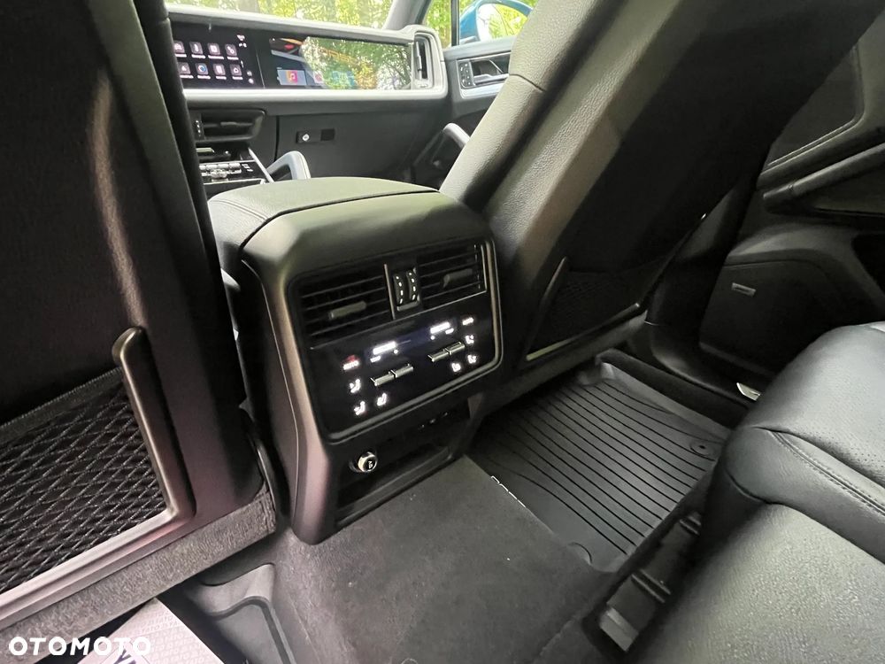 Porsche Cayenne Standard - 9