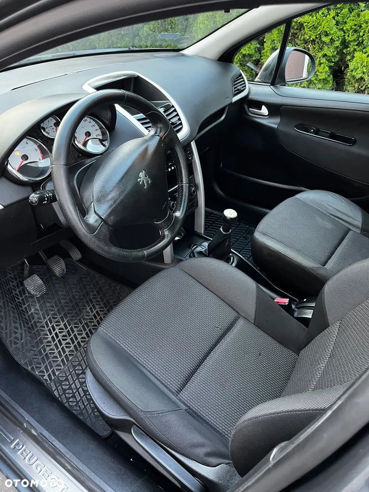 Peugeot 207 - 10