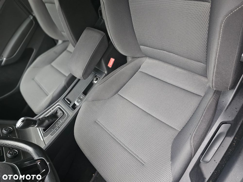 Volkswagen Golf - 9