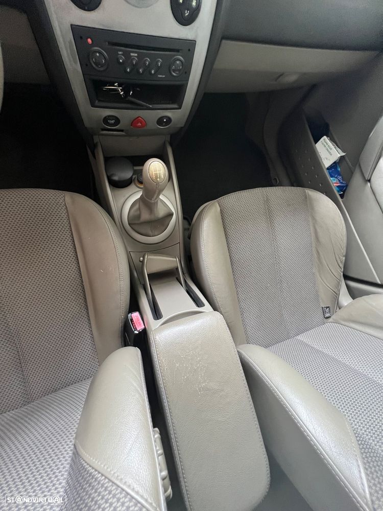 Renault Mégane 1.4 Confort Authentique - 12
