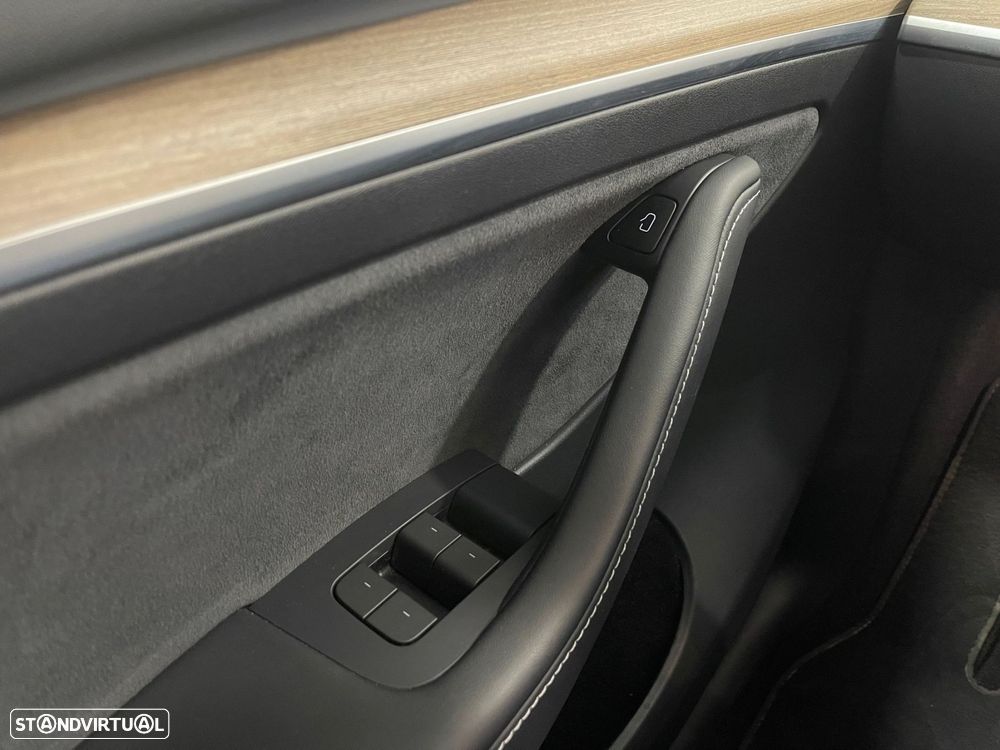 Tesla Model Y RWD - 34