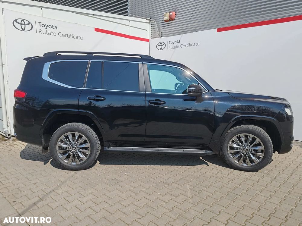 Toyota Land Cruiser 300 - 3