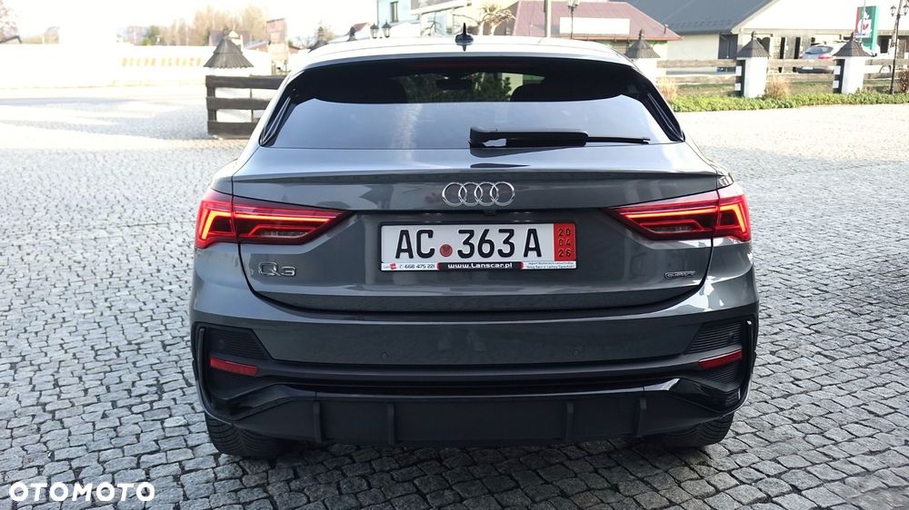 Audi Q3 Sportback - 13