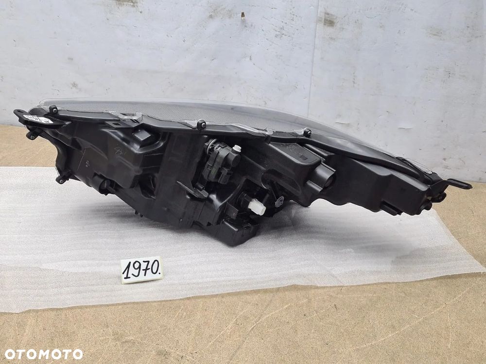 Toyota Yaris 4 IV od 20r lampa prawy prawa przednia przód Full Led - 4