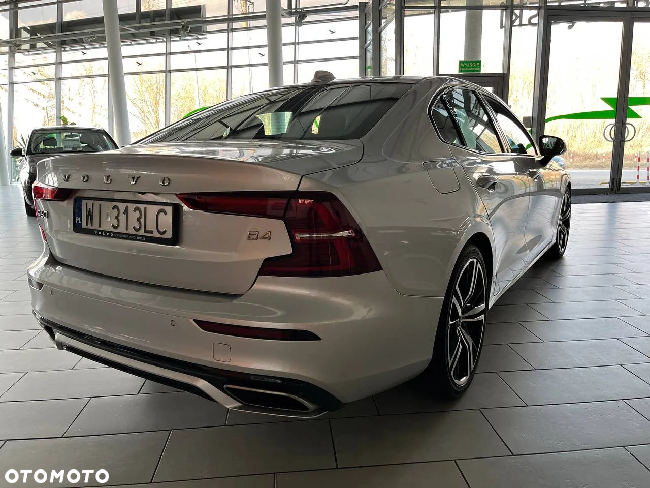 Volvo S60 B4 B R-Design - 5