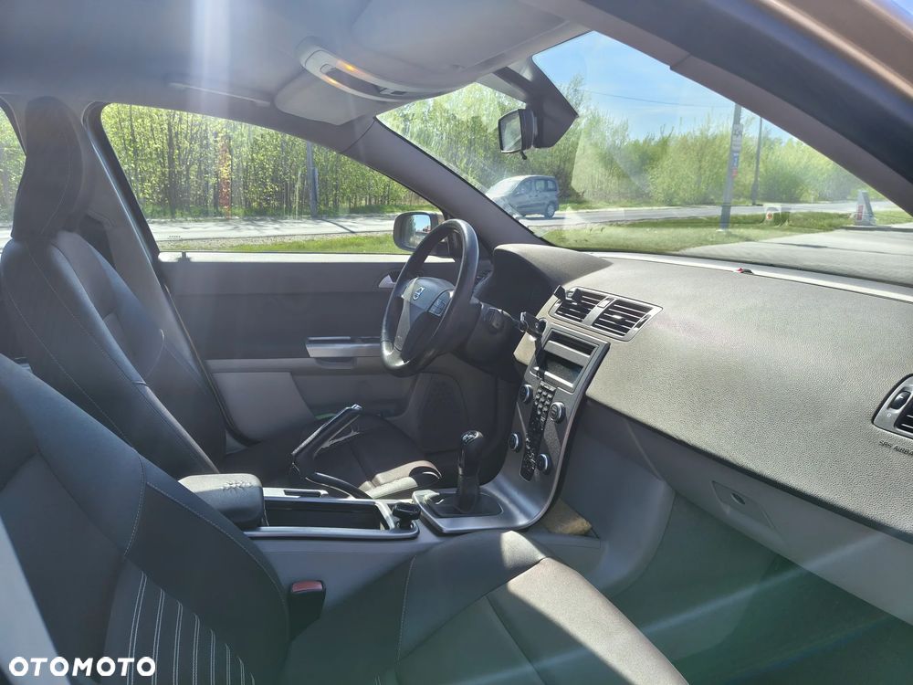 Volvo S40 2.0D - 13