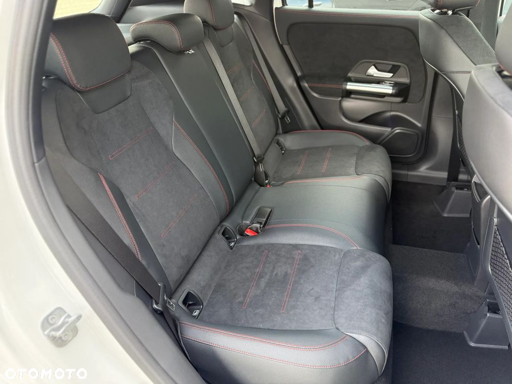 Mercedes-Benz GLA - 30