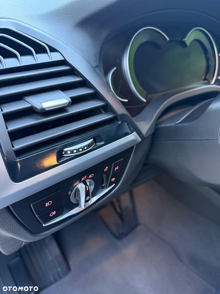 BMW X3 xDrive20d Luxury Line - 13