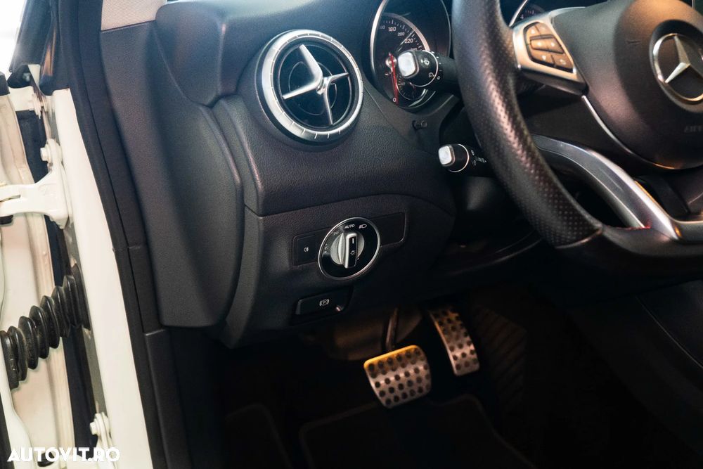 Mercedes-Benz CLA 220 - 21