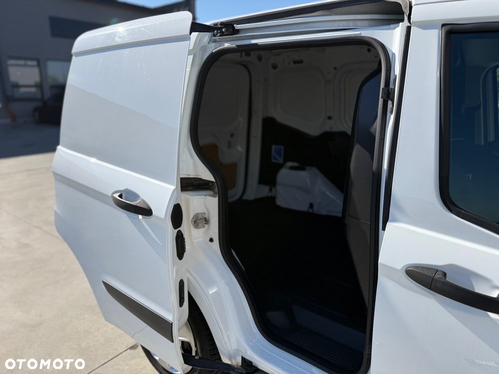 Ford Transit Courier - 18