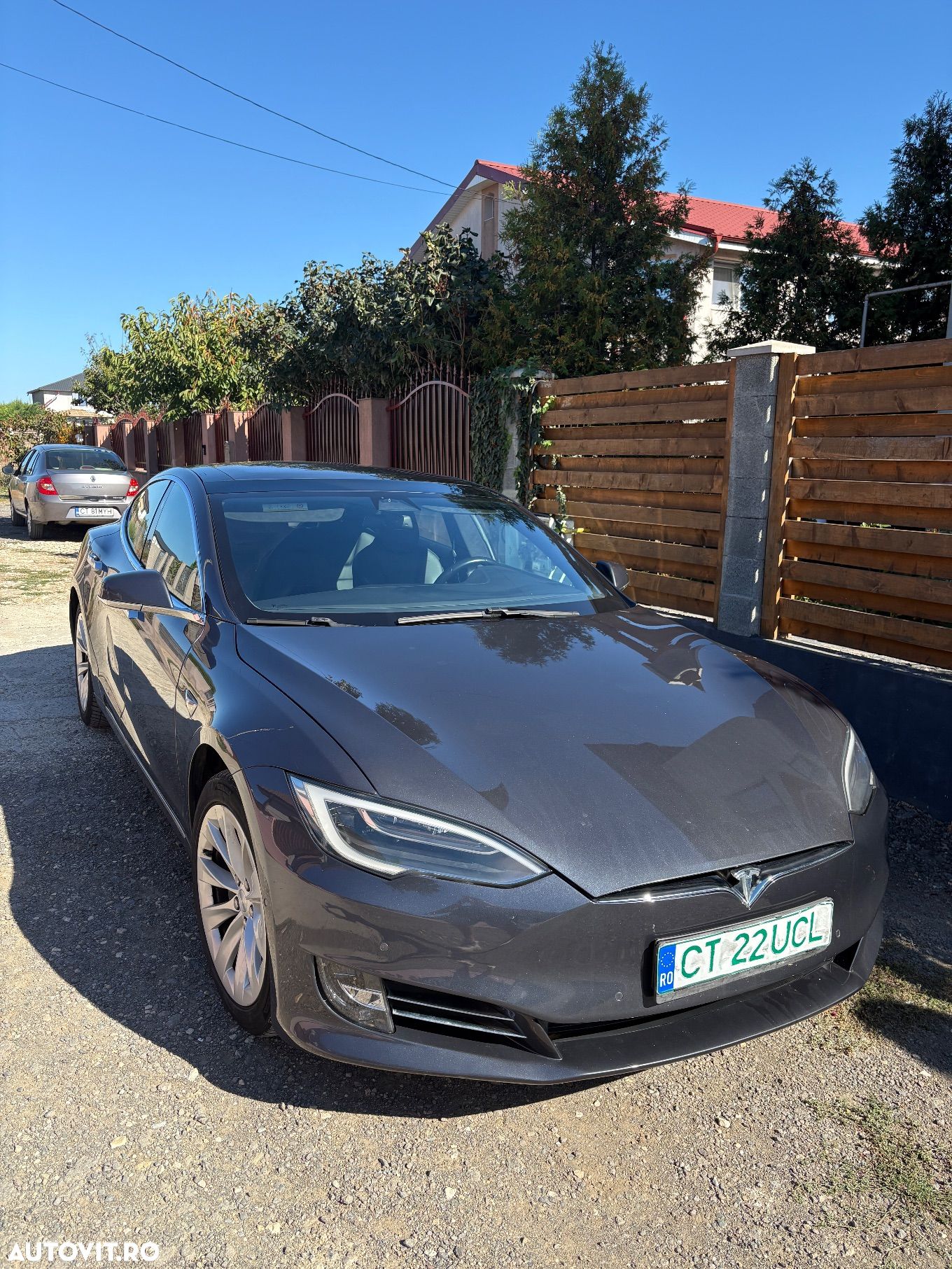 Tesla Model S - 1