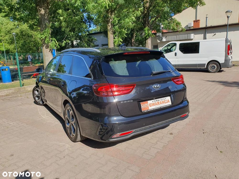 Kia Ceed 1.4 T-GDI DCT OPF Platinum Edition - 32