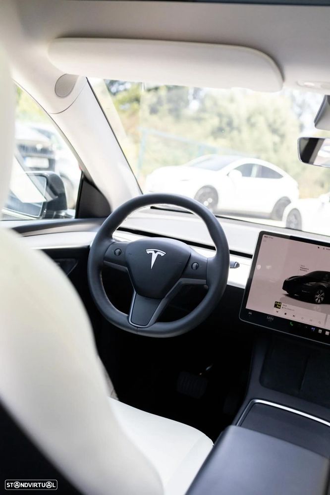 Tesla Model Y Standard - 3