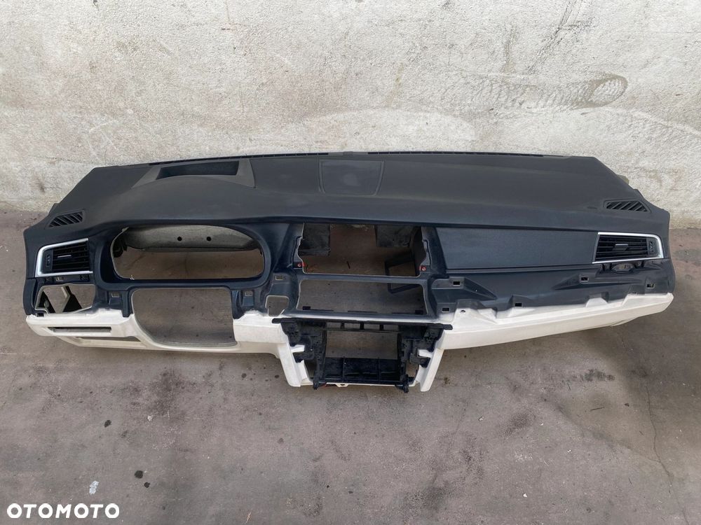 DESKA ROZDZIELCZA KOKPIT KONSOLA BMW 5 GT F07 HUD - 1