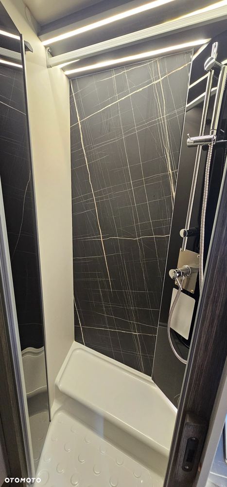 McLOUIS NEVIS 873 - INTEGRA - KAMPER - 18