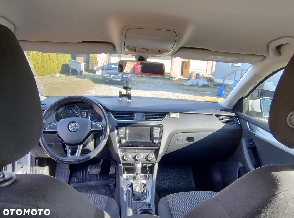 Skoda Octavia 2.0 TDI Style DSG - 6