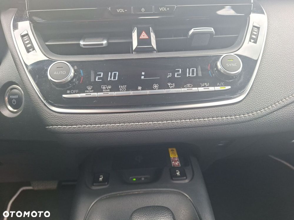 Toyota Corolla 1.8 Hybrid Comfort - 17