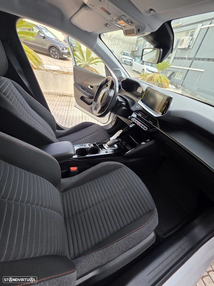 Peugeot e-208 - 9