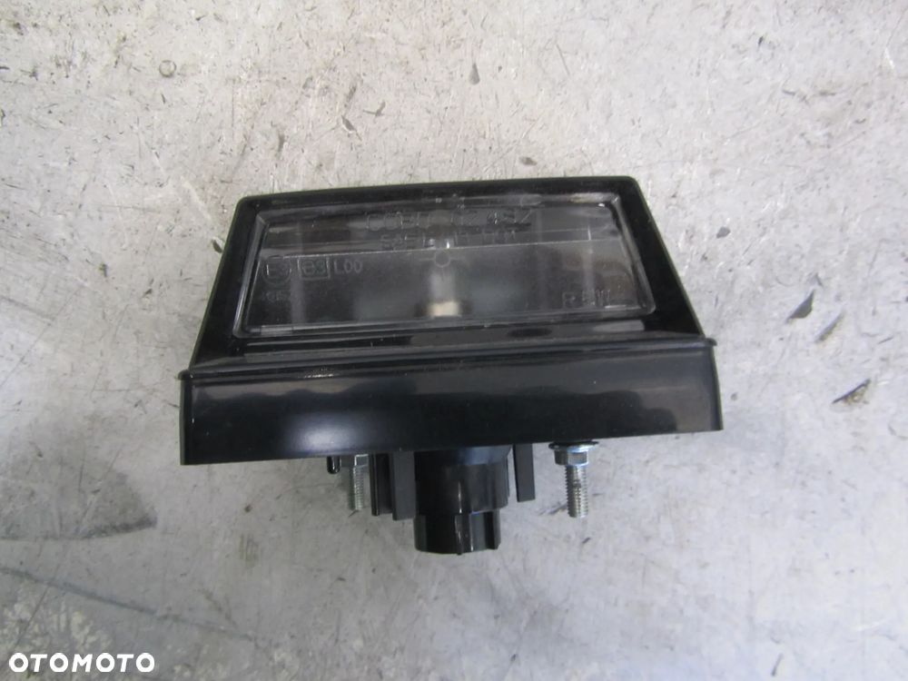 iveco daily 99->lampka oświetlenie rejestracji x2 - 1