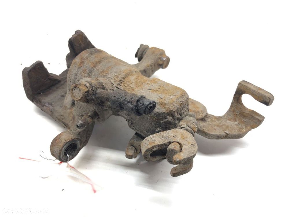 ZACISK PRAWY TYŁ  MAZDA 6 Station Wagon (GY) 2002 - 2008 2.0 DI (GY19) 105 kW [143 KM] olej - 4