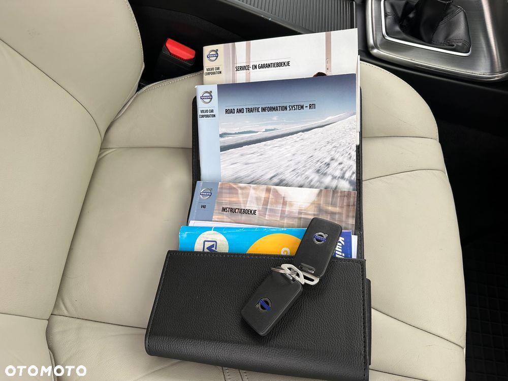 Volvo V40 D2 Summum - 25