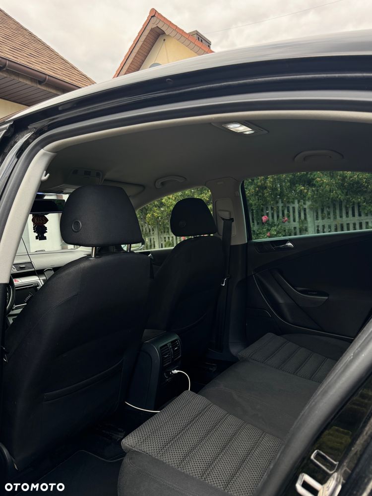 Volkswagen Passat 2.0 TDI Highline - 14