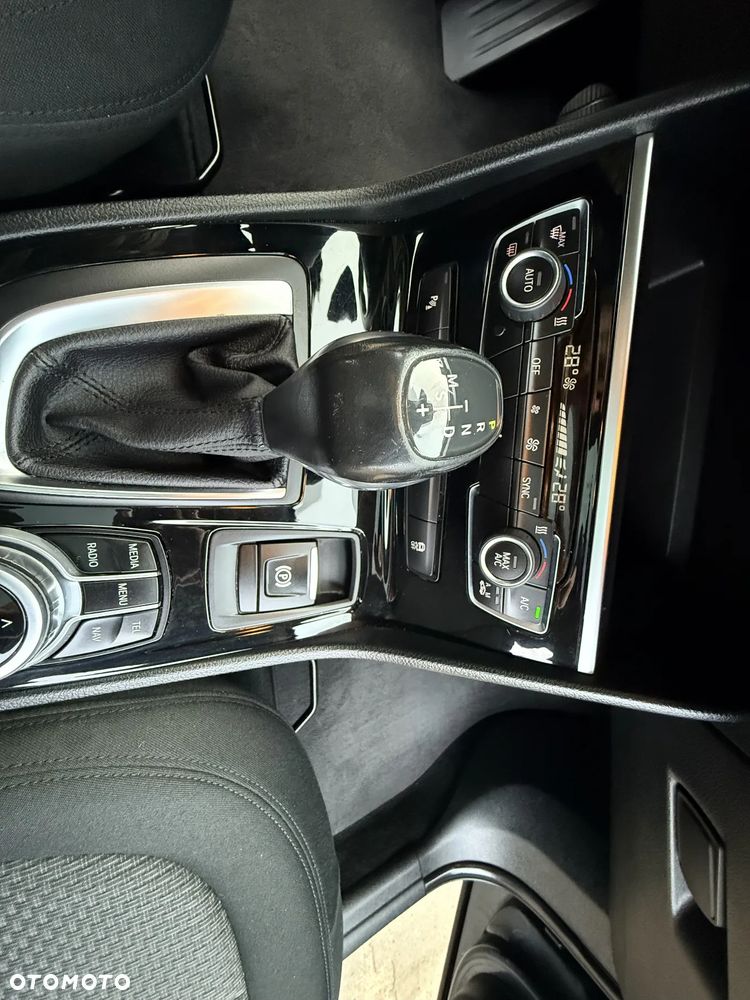 BMW Seria 2 218d Sport Line - 9