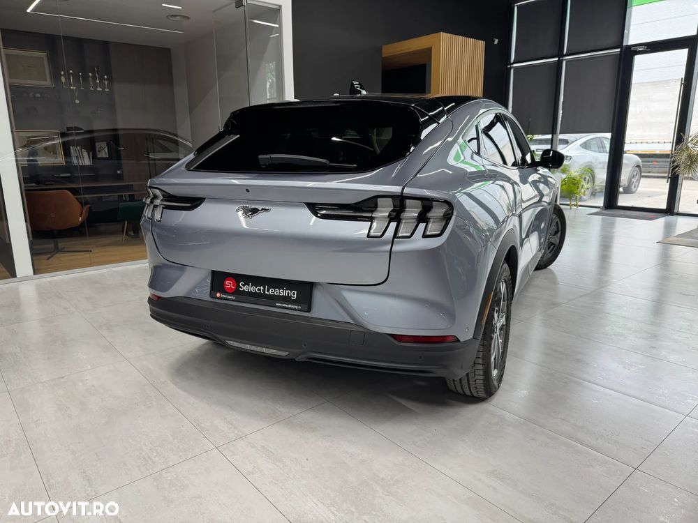Ford Mustang Mach-E - 2