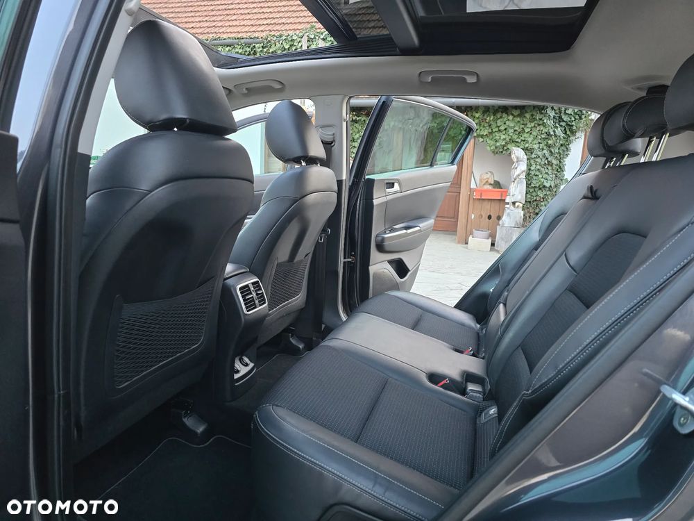 Kia Sportage 2.0 CRDI AWD Dream-Team Edition - 33