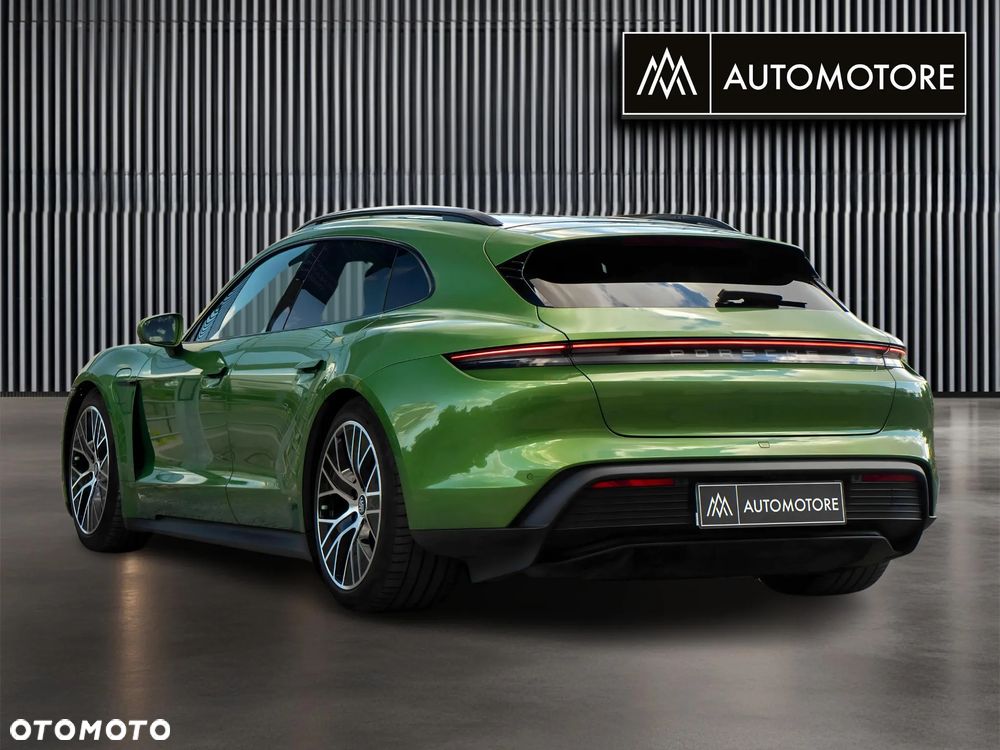 Porsche Taycan - 8