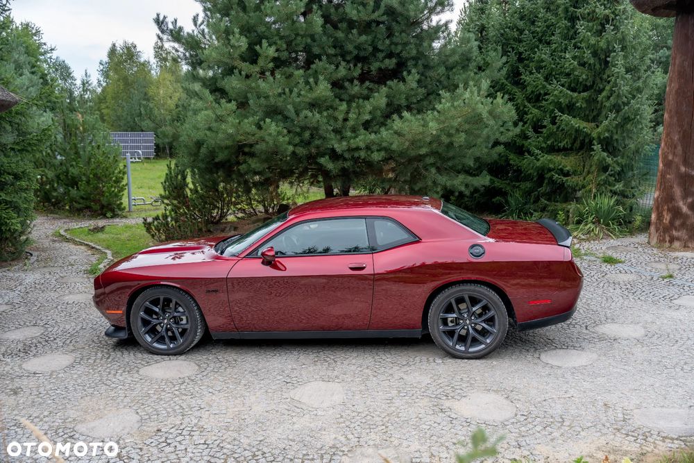 Dodge Challenger - 8