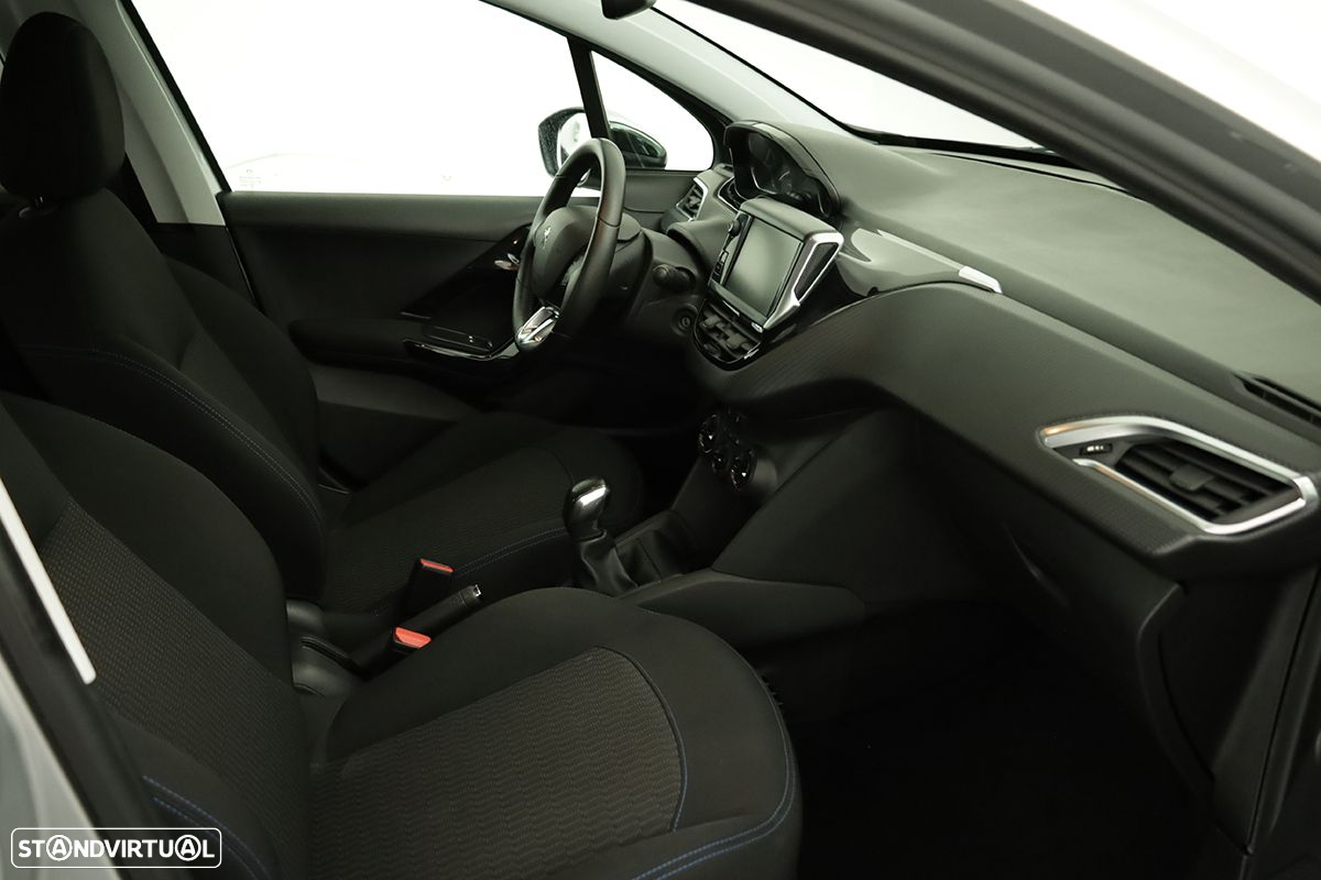 Peugeot 208 1.2 PureTech Style - 21