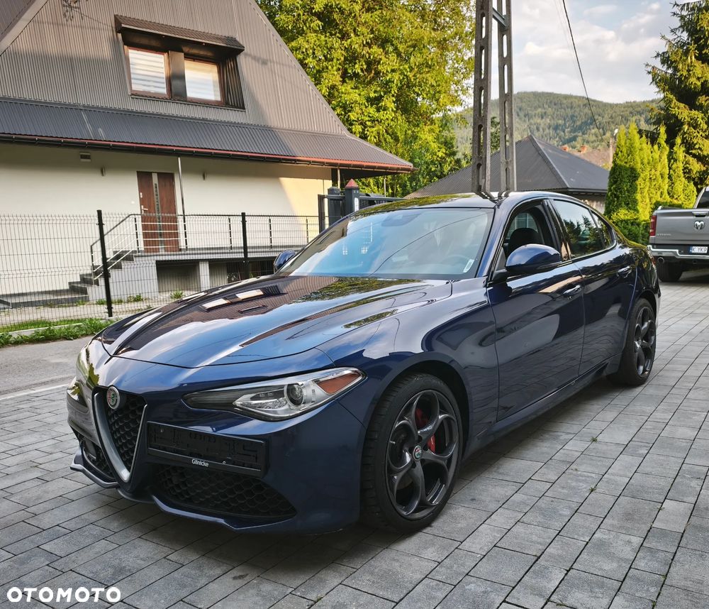 Alfa Romeo Giulia 2.0 Turbo 16V AT8-Q4 Veloce Ti - 2