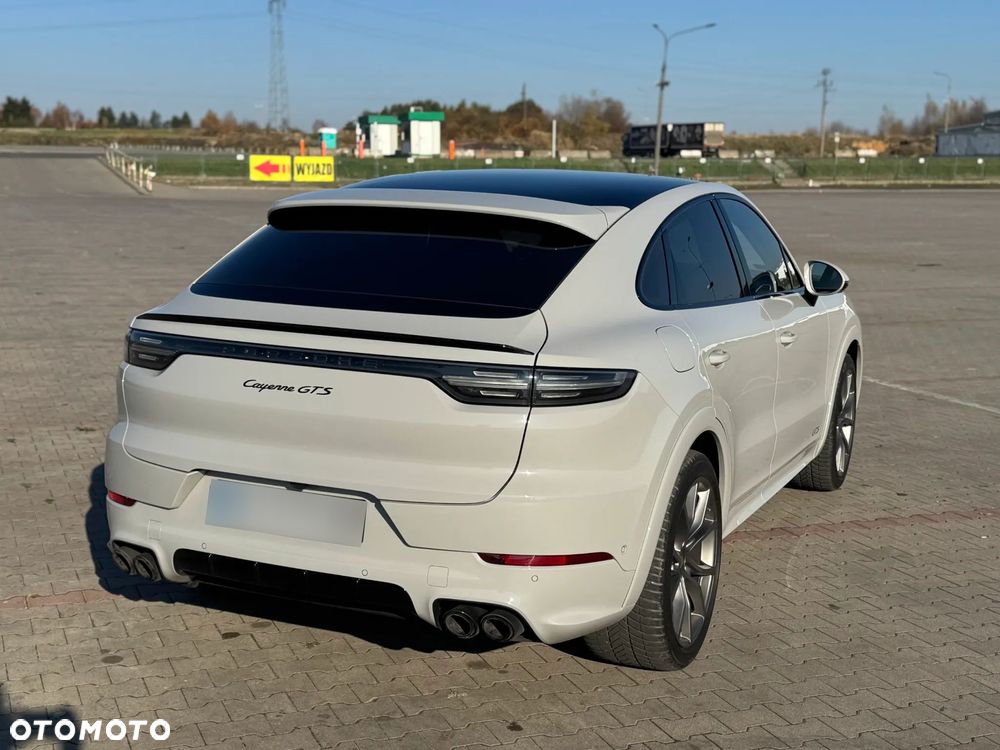 Porsche Cayenne Coupe GTS - 4