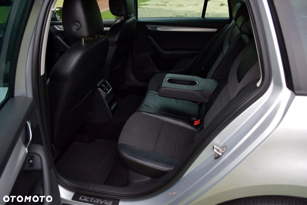 Skoda Octavia 1.6 TDI DPF DSG Elegance - 16
